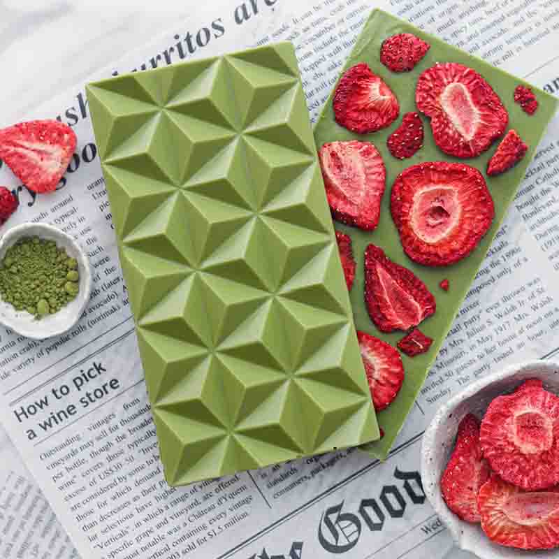 Suncore Foods® Matcha Strawberry Chocolate Bar