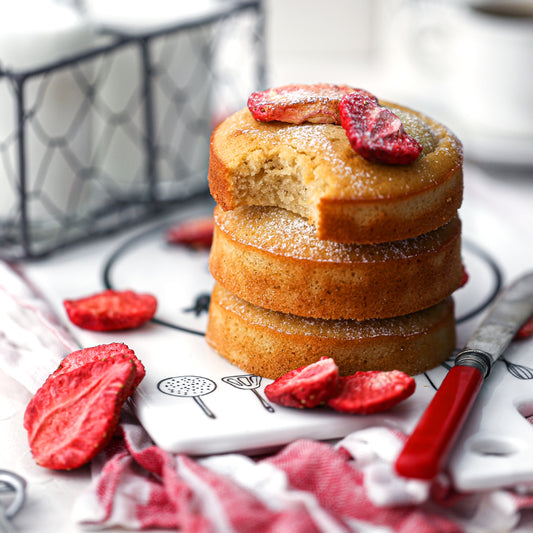 5-Minute Strawberry Safflower Financier
